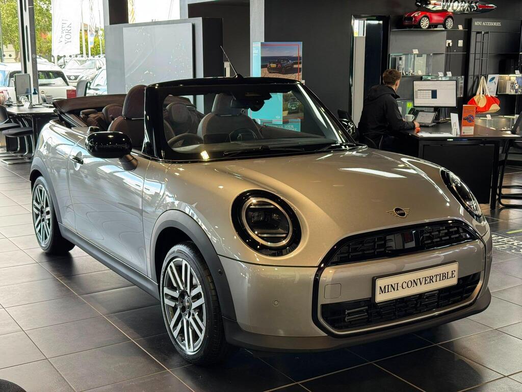 MINI Cooper Convertible