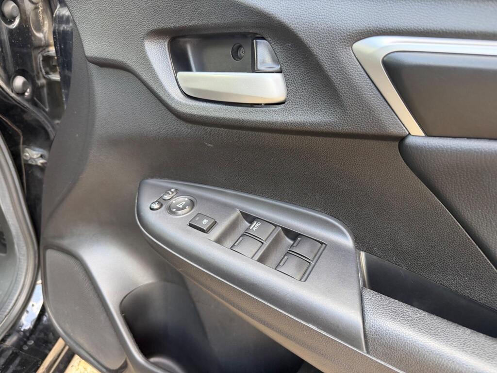 2014 Honda Jazz thumbnail 33