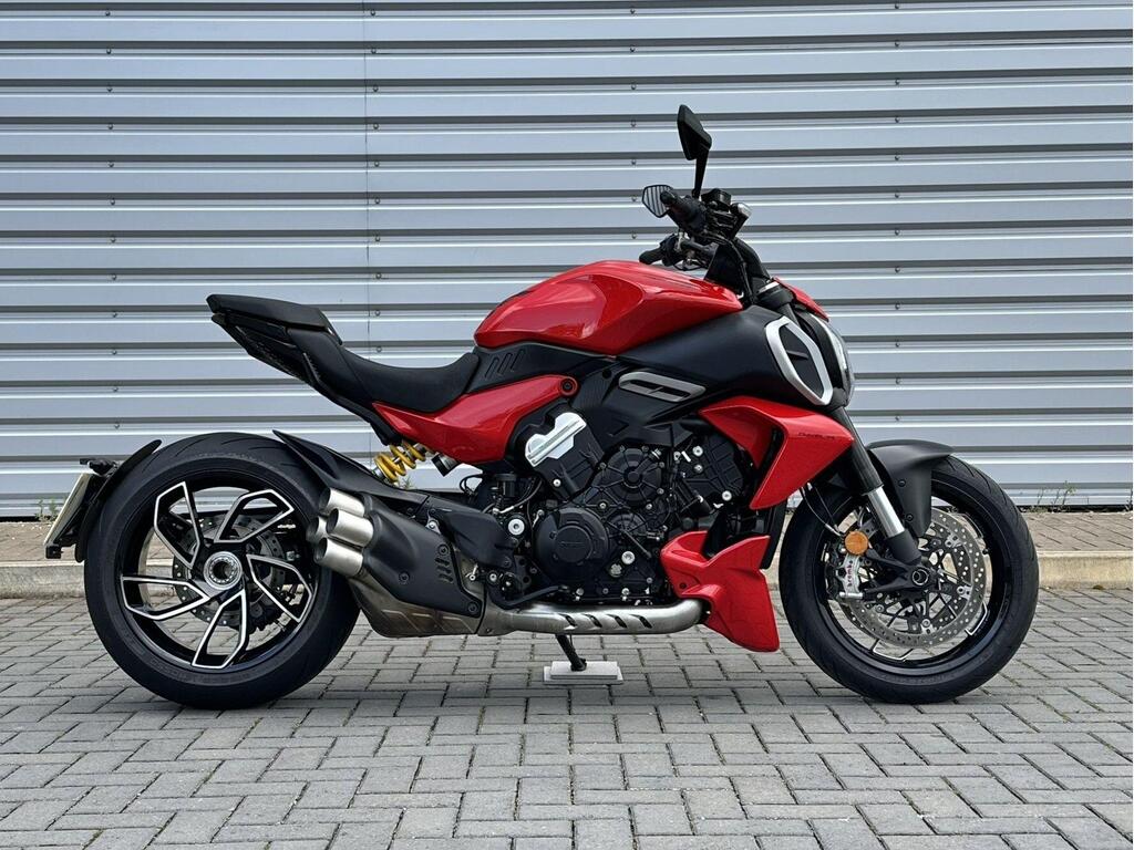 Ducati Diavel V4