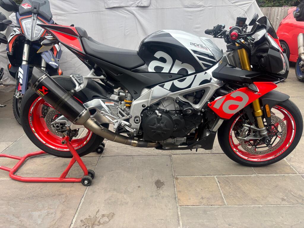 Aprilia Tuono 1100 V4 Naked 1100 Factory Euro 4