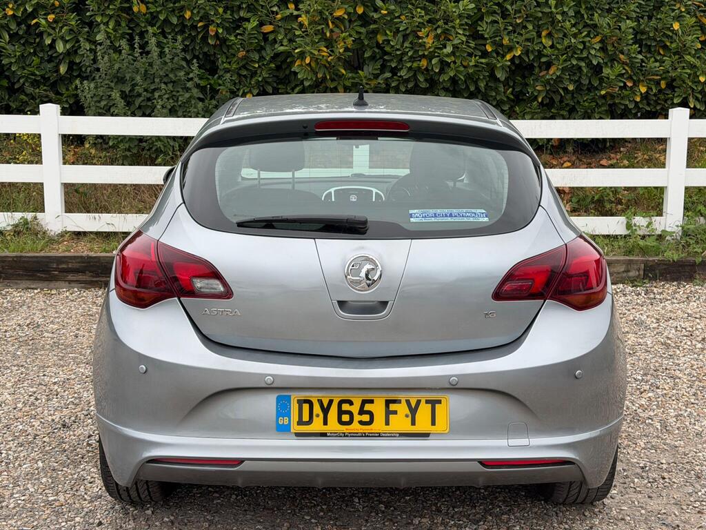 2015 Vauxhall Astra thumbnail 11
