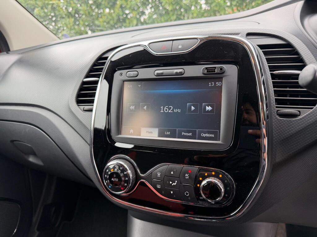 2015 Renault Captur thumbnail 23