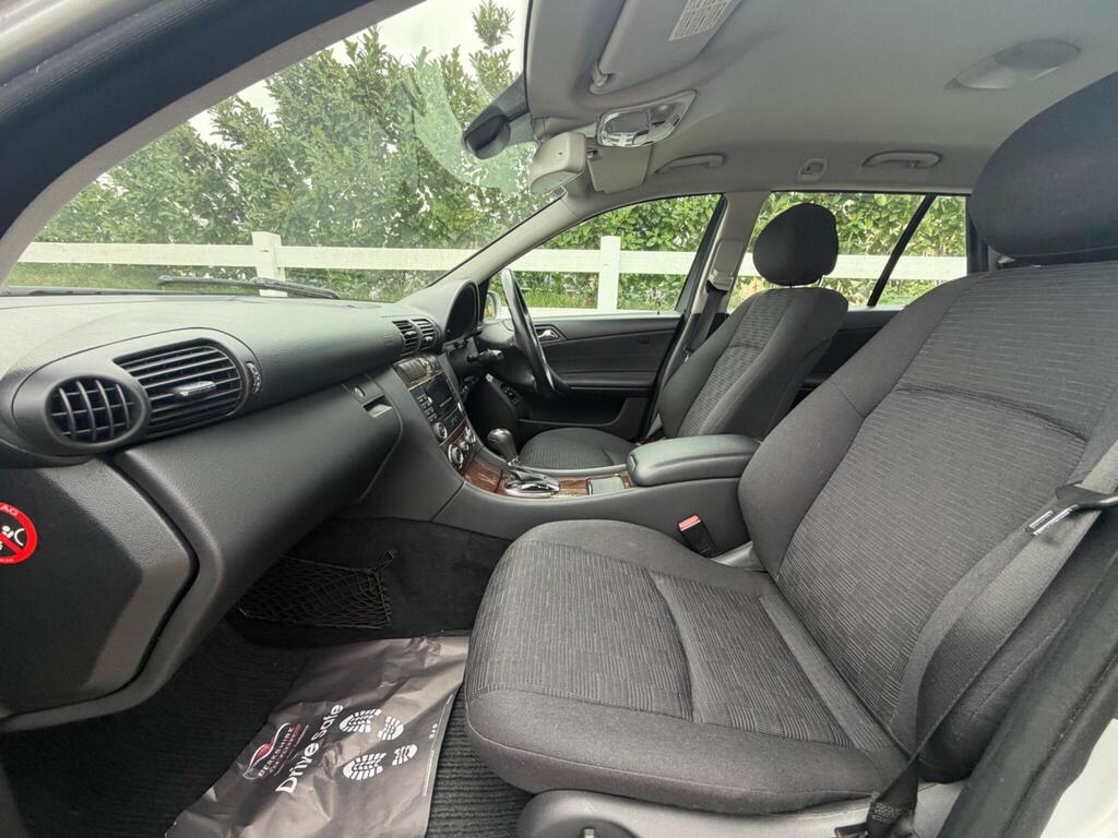 2007 Mercedes-Benz C Class thumbnail 32