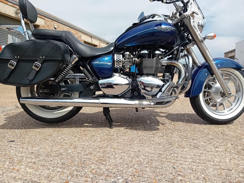 Triumph Bonneville America 865
