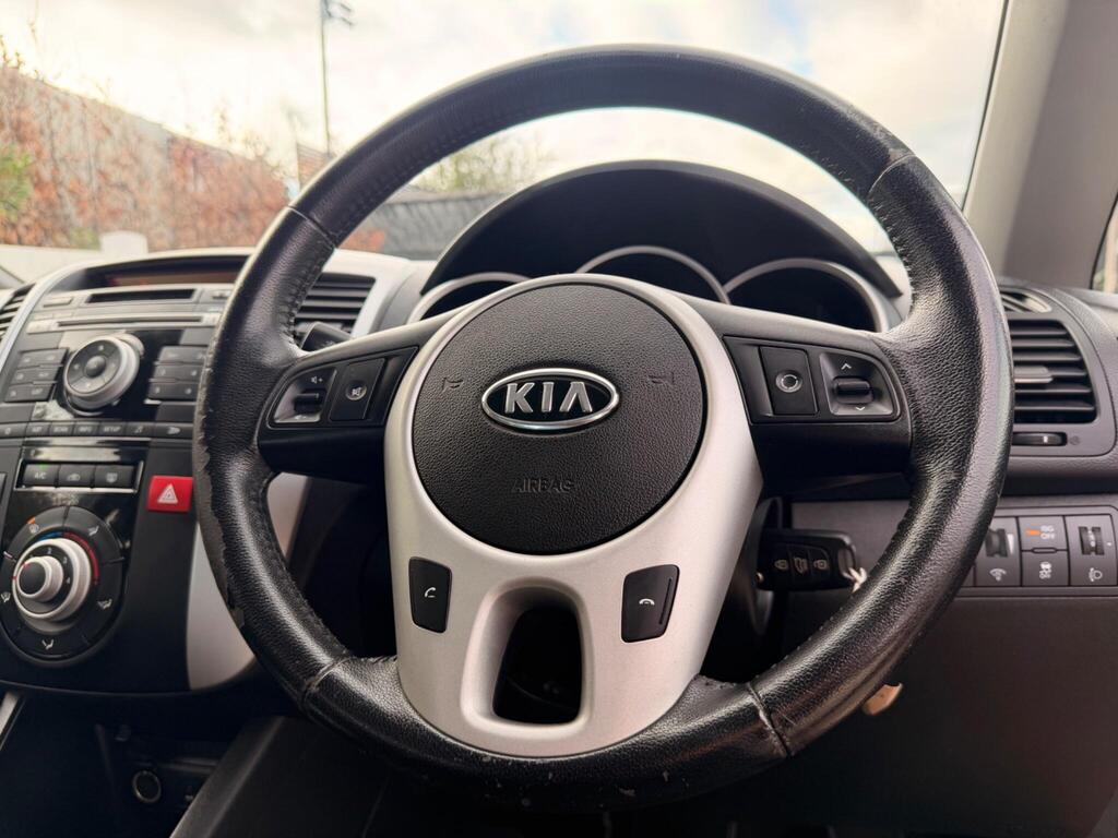 2012 Kia Venga thumbnail 36