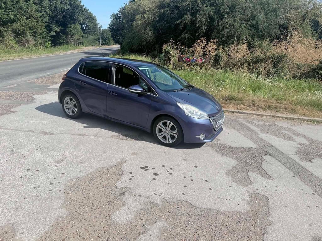 Peugeot 208 Hatchback 1.6 e-HDi Allure Euro 5 (s/s) 5dr