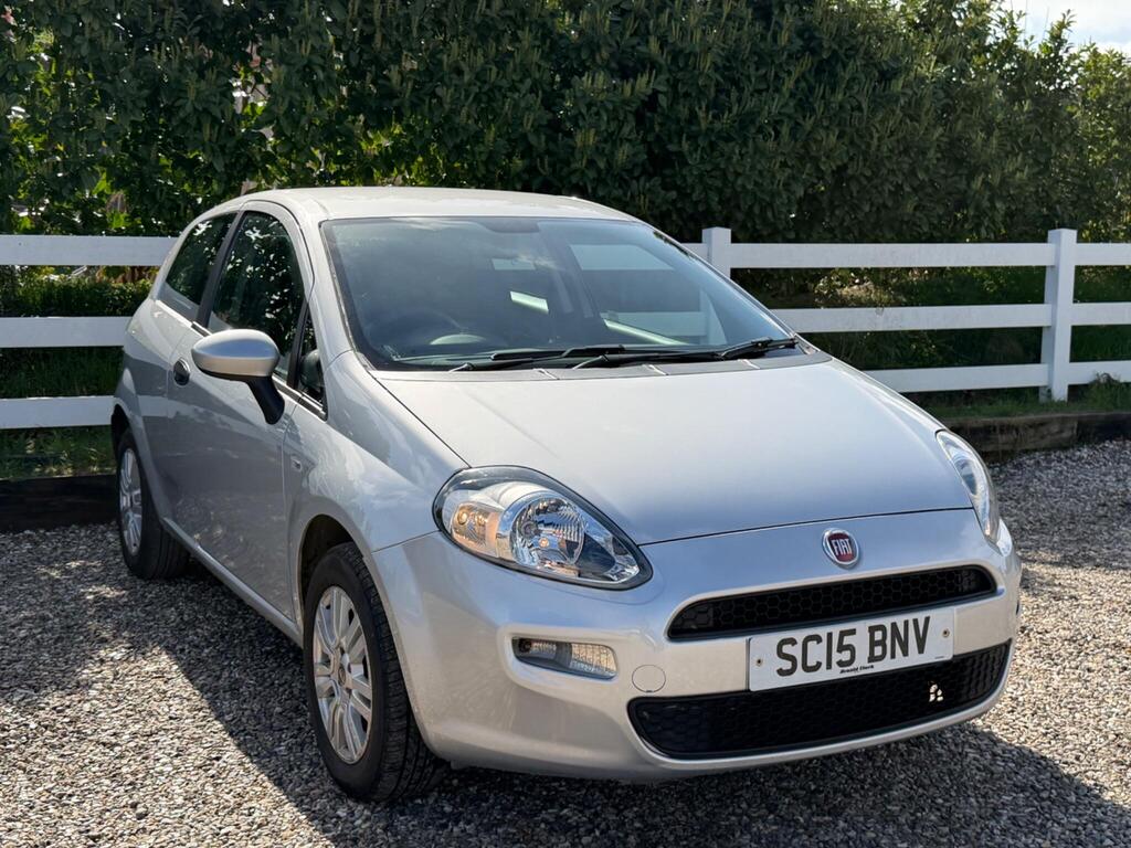 2015 Fiat Punto thumbnail 3