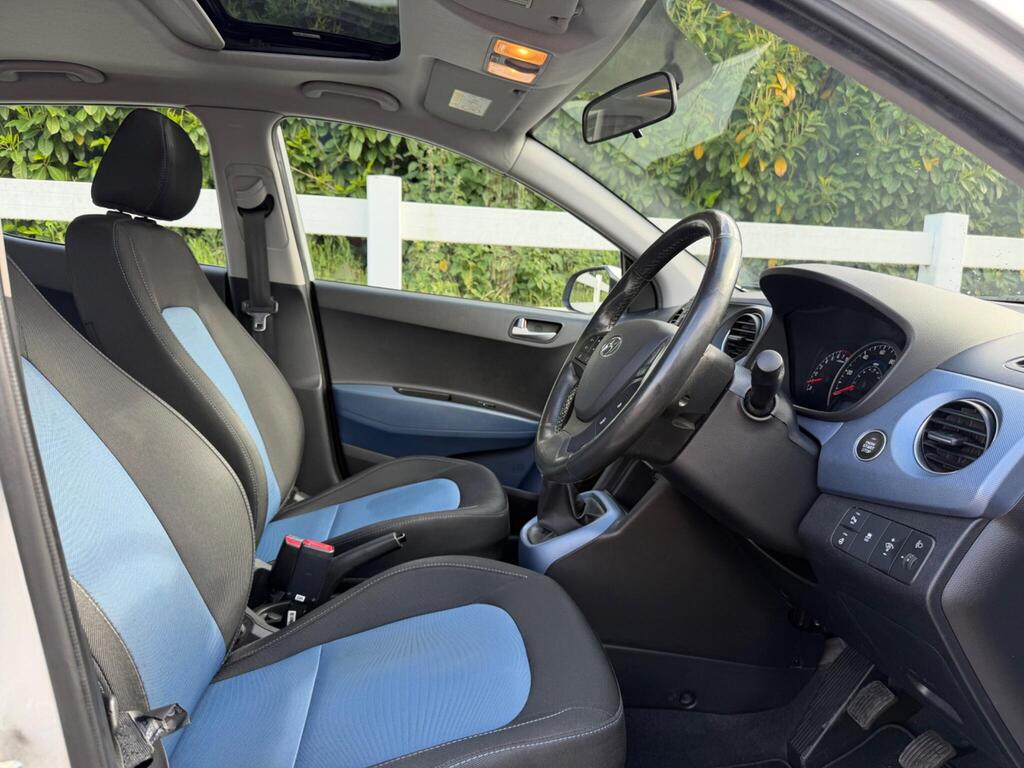 2015 Hyundai i10 thumbnail 17