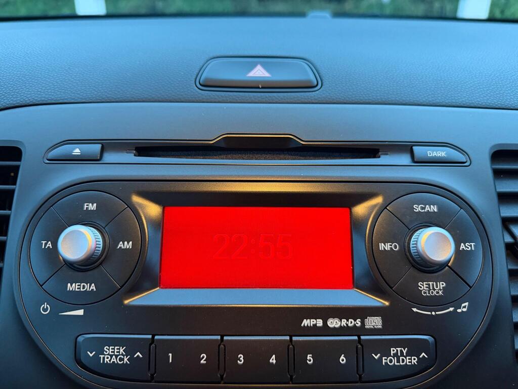 2013 Kia Picanto thumbnail 25