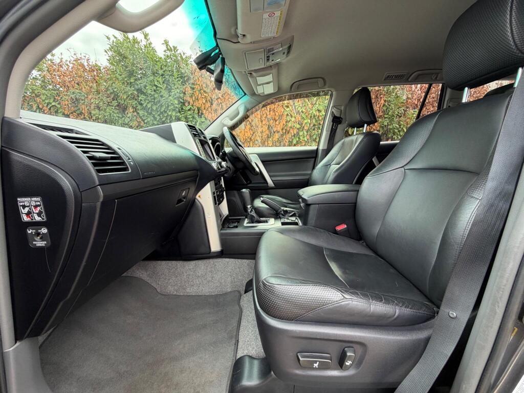 2010 Toyota Land Cruiser thumbnail 49