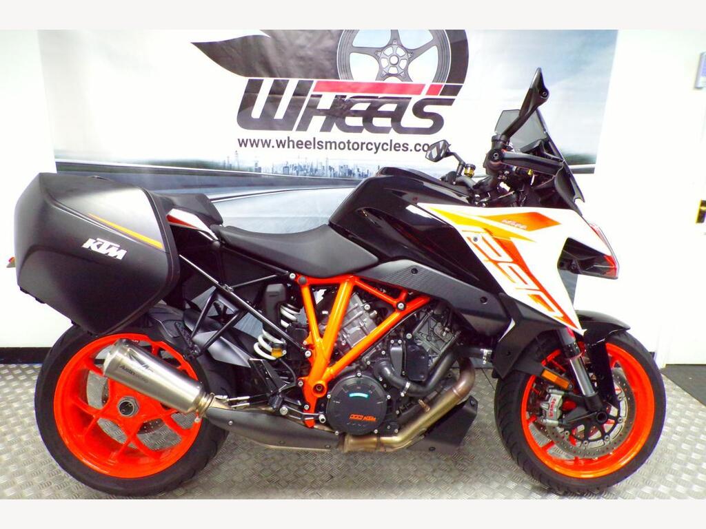 KTM 1290 Super Duke GT