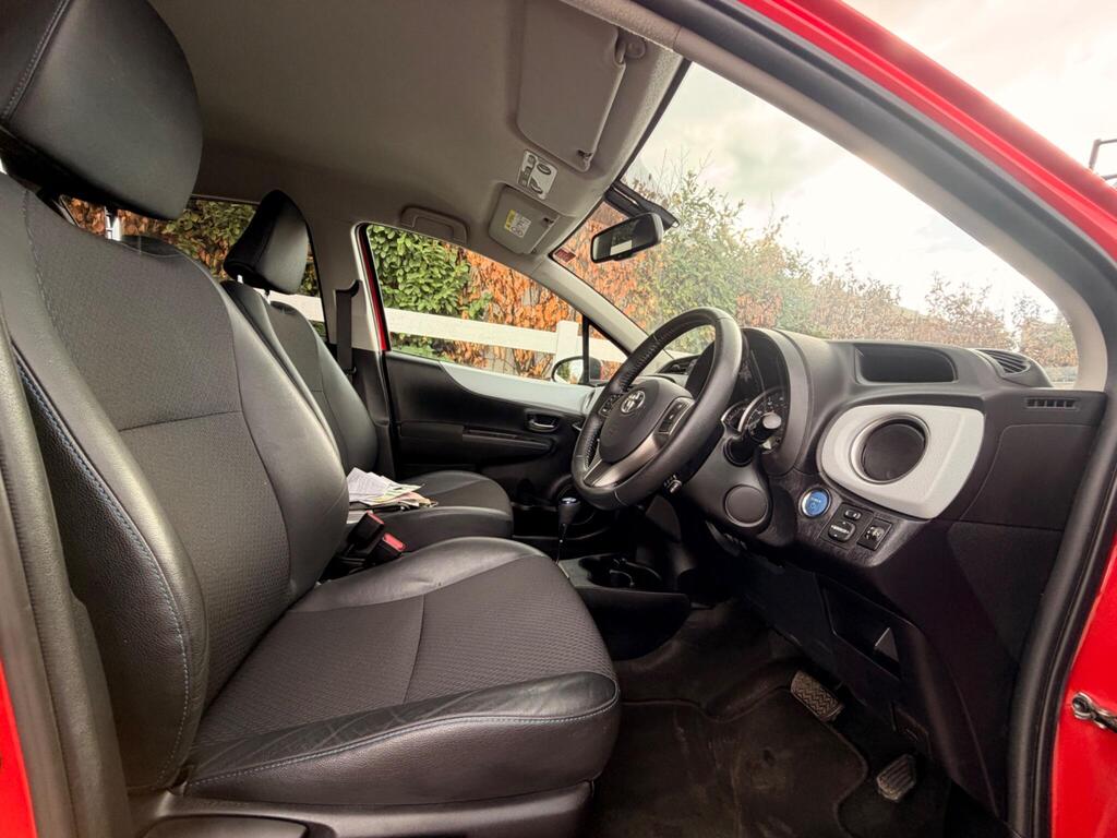 2014 Toyota Yaris thumbnail 23