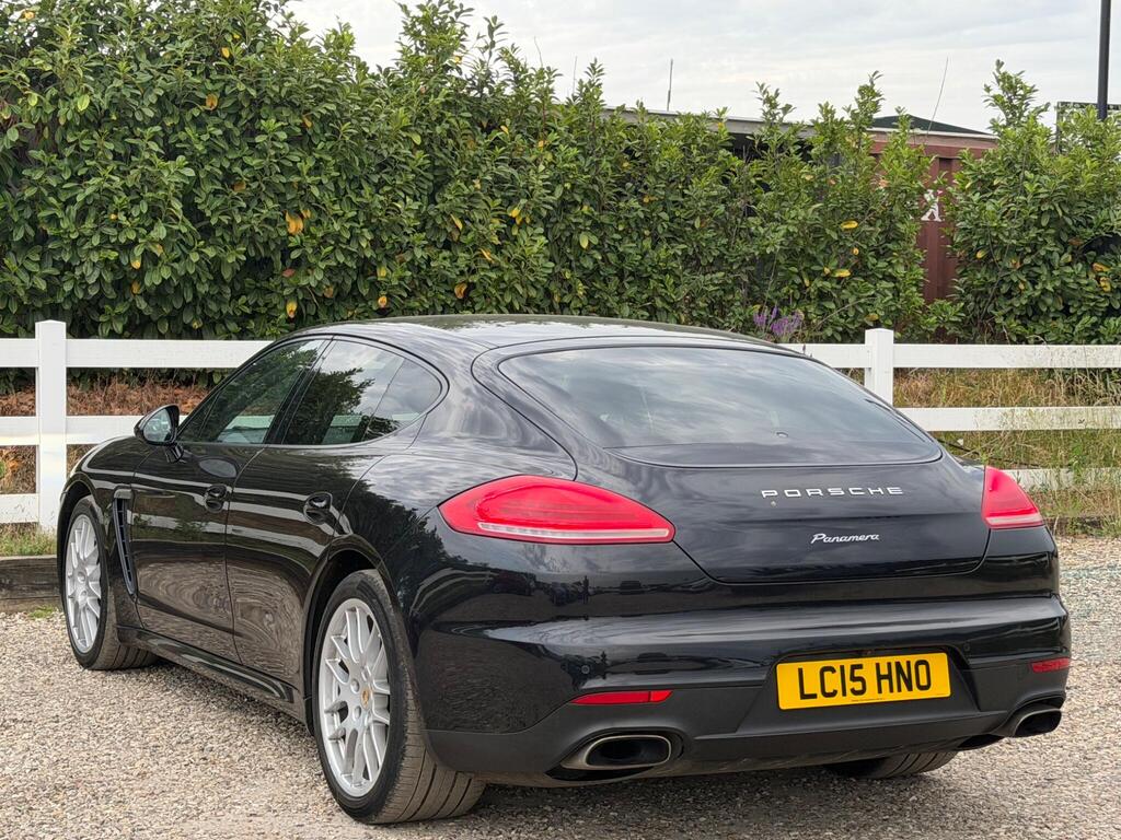 2015 Porsche Panamera thumbnail 9