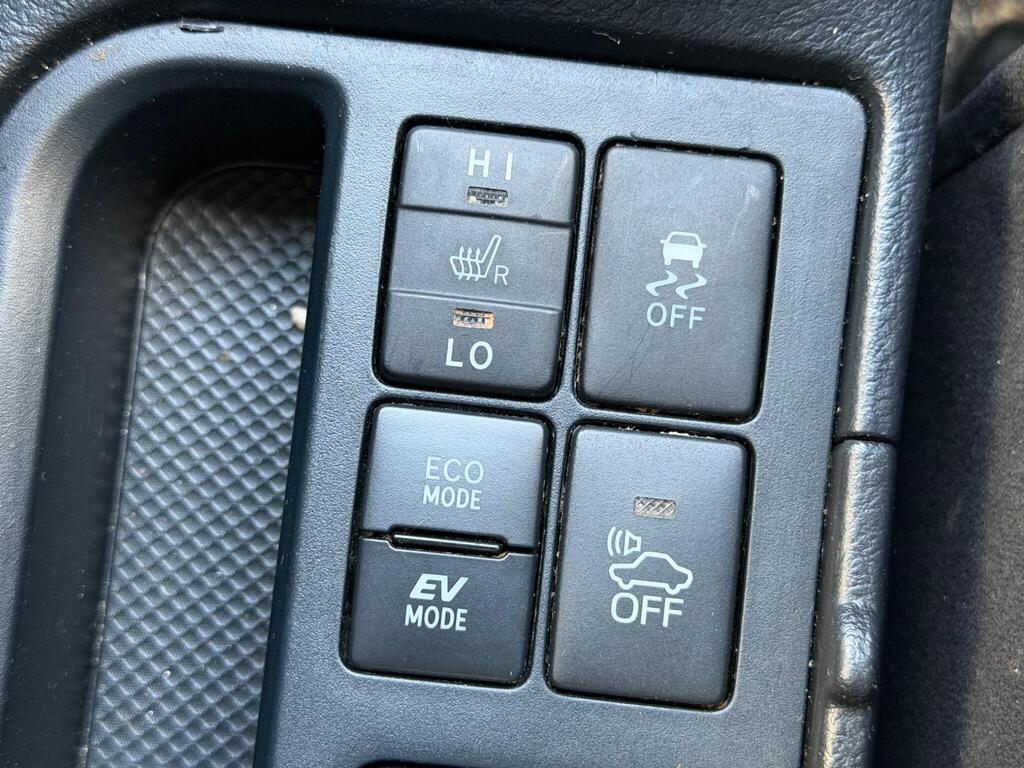 2017 Toyota Yaris thumbnail 22