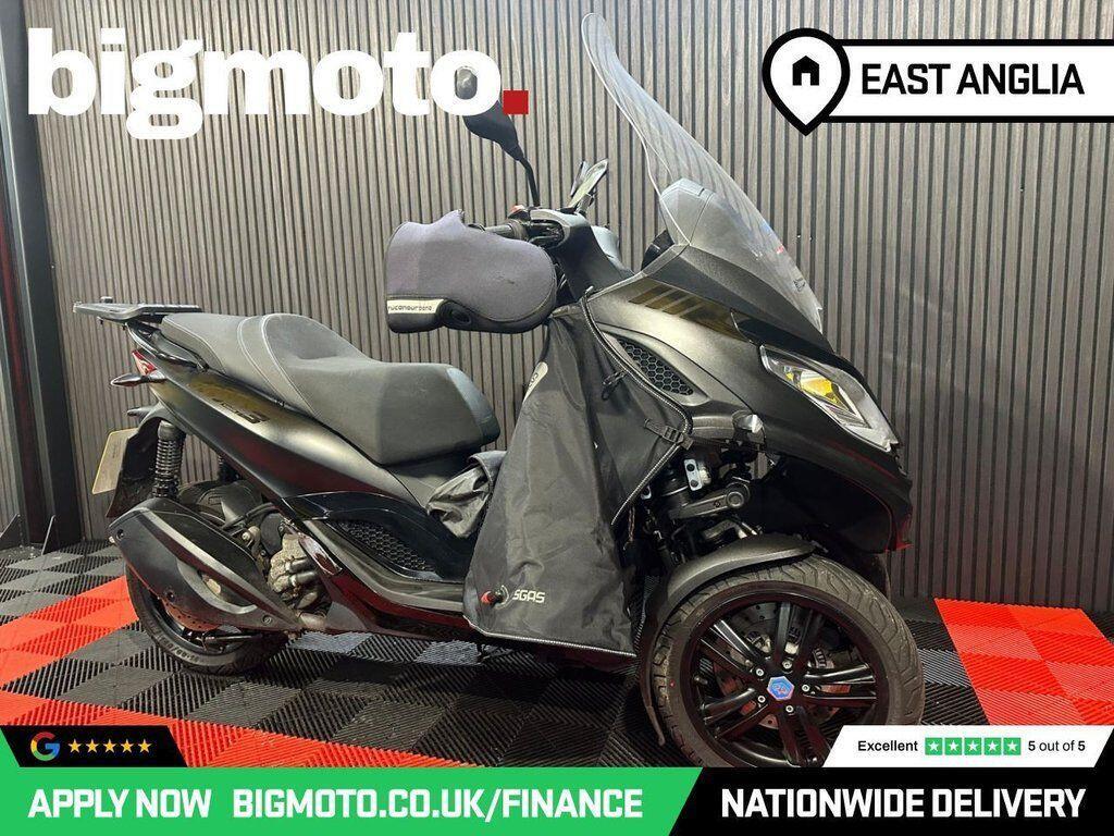 Piaggio MP3 300