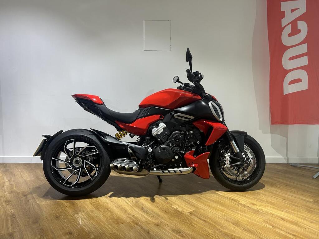 Ducati Diavel V4