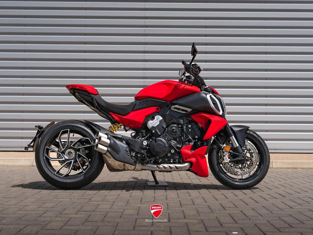 Ducati Diavel V4