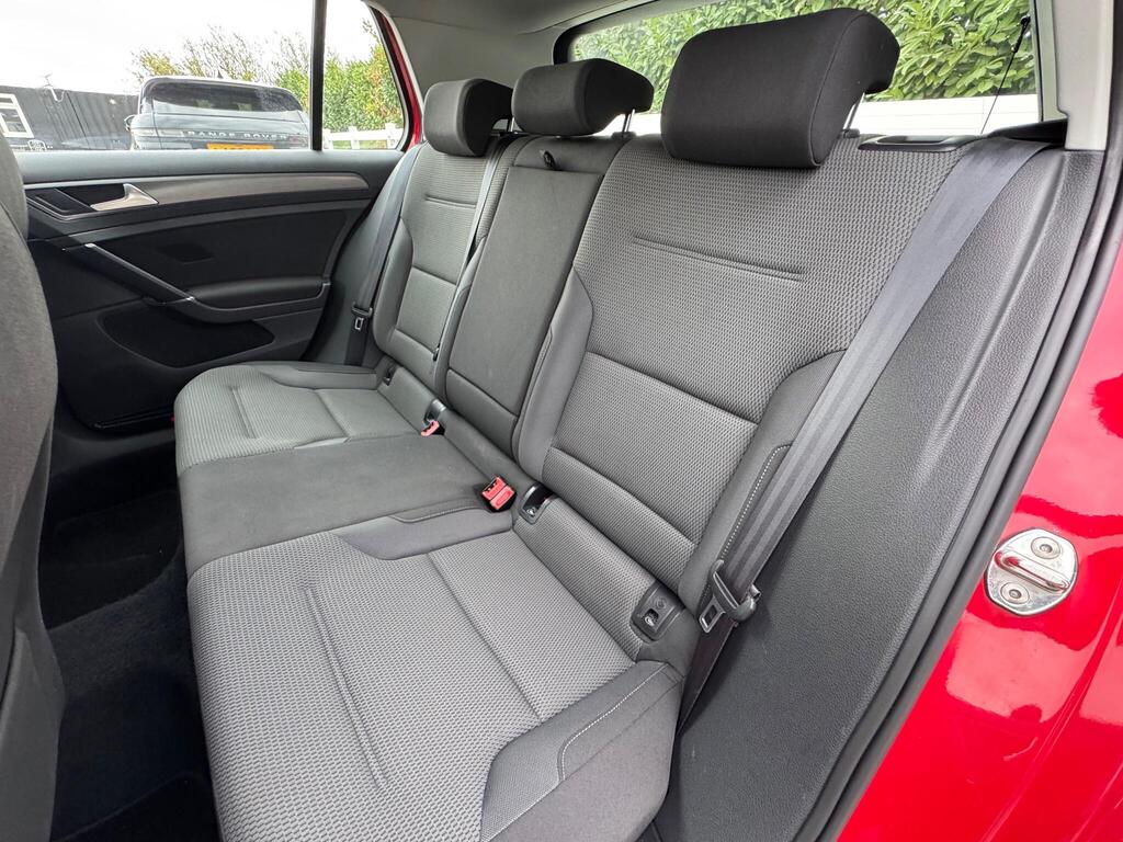 Volkswagen Golf 2.0 TDI BlueMotion Tech SE DSG Euro 5 (s/s) 5dr thumbnail 8