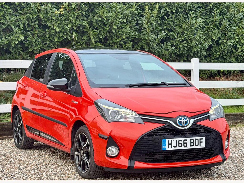 Toyota Yaris 1.5 VVT-h Orange Edition E-CVT Euro 6 5dr thumbnail 4