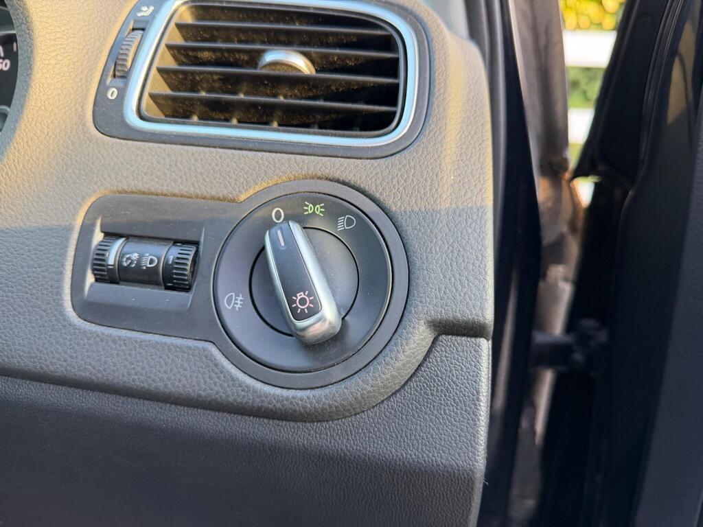 2010 Volkswagen Polo thumbnail 21