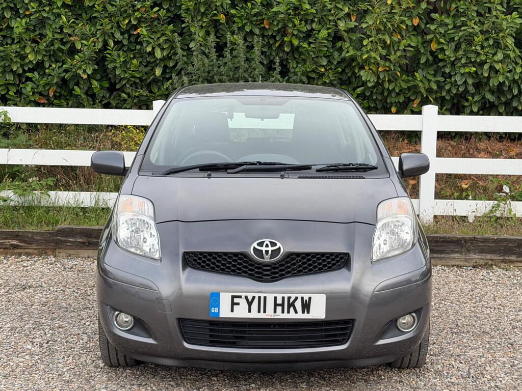 2011 Toyota Yaris thumbnail 5
