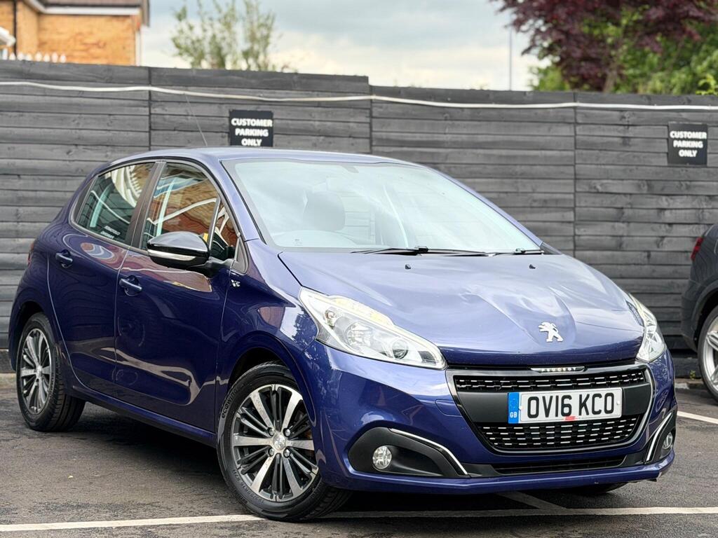 Peugeot 208 Hatchback 1.2 PureTech XS White Euro 6 5dr