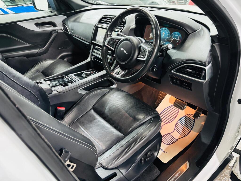 2016 Jaguar F-Pace thumbnail 11