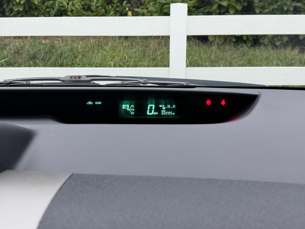 Toyota Prius 1.5 T Spirit CVT 5dr thumbnail 19