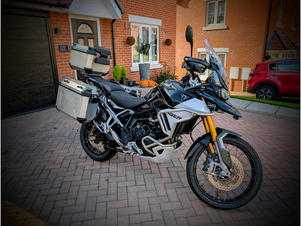 Triumph Tiger 900