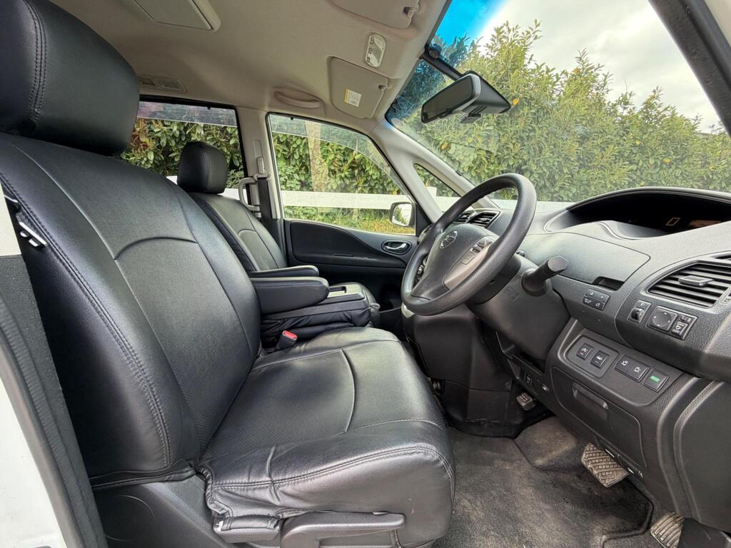 2014 Nissan Serena thumbnail 17