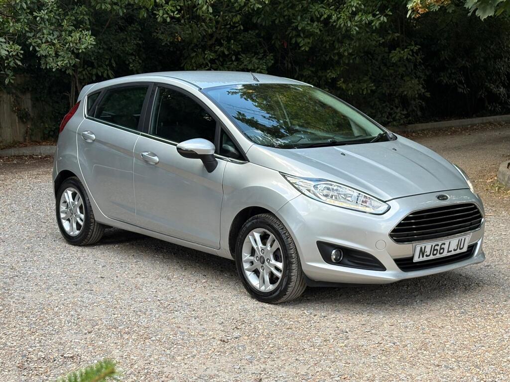 Ford Fiesta Hatchback 1.25 Zetec Euro 6 5dr