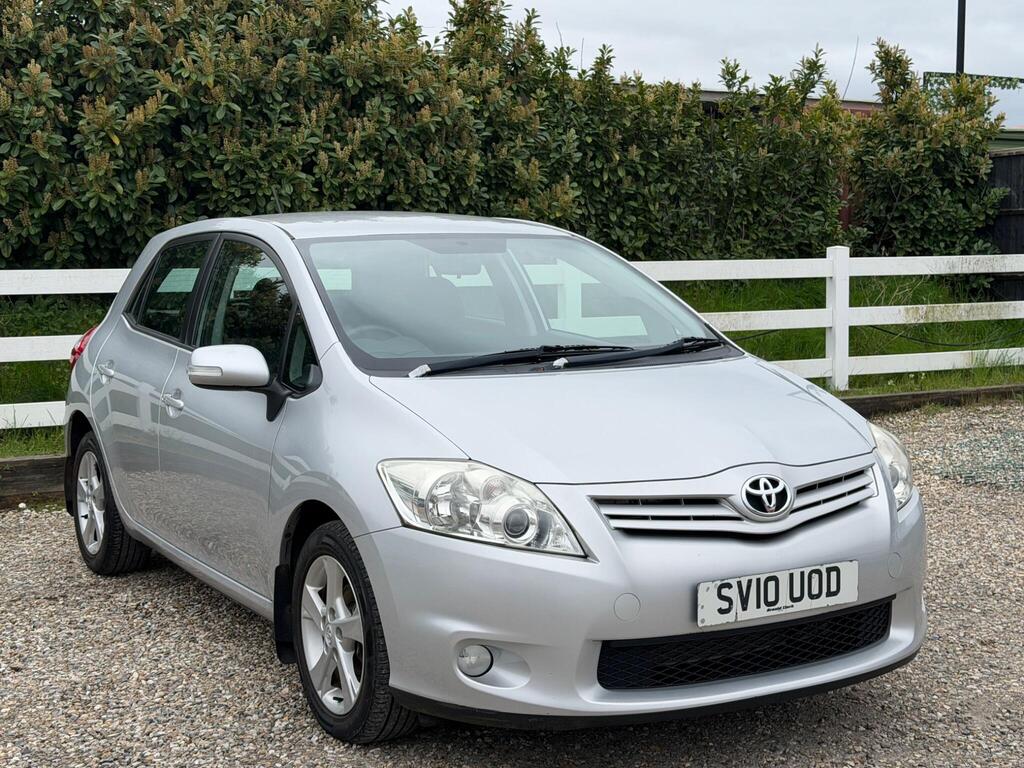2010 Toyota Auris thumbnail 3