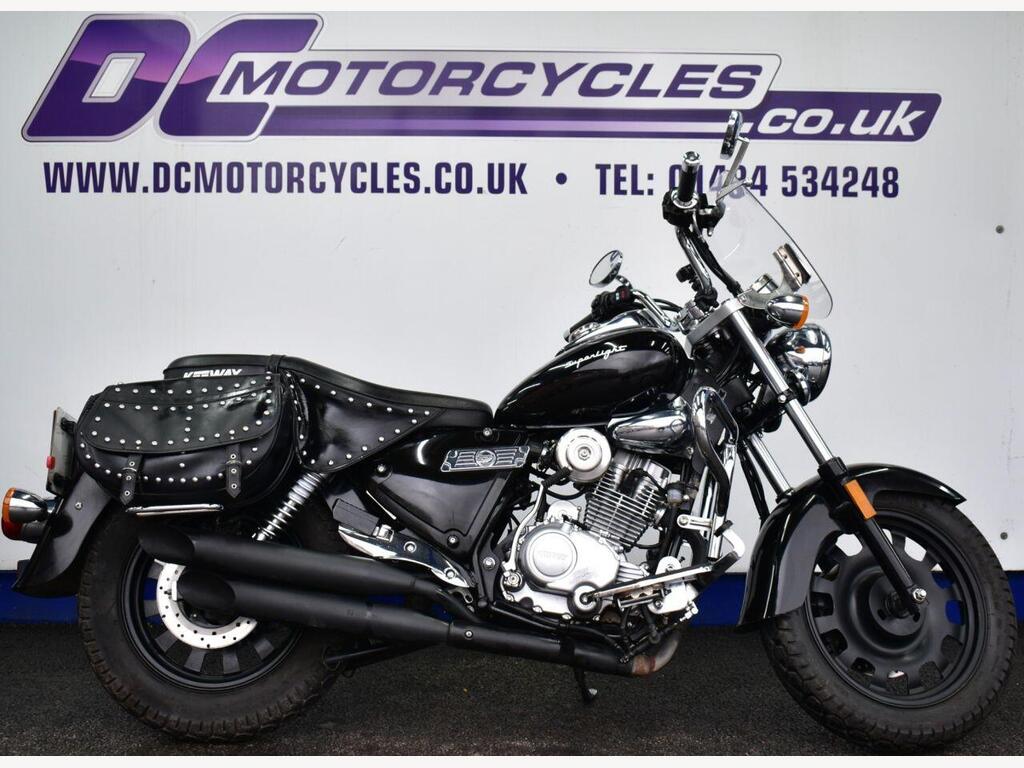 Keeway Superlight 125