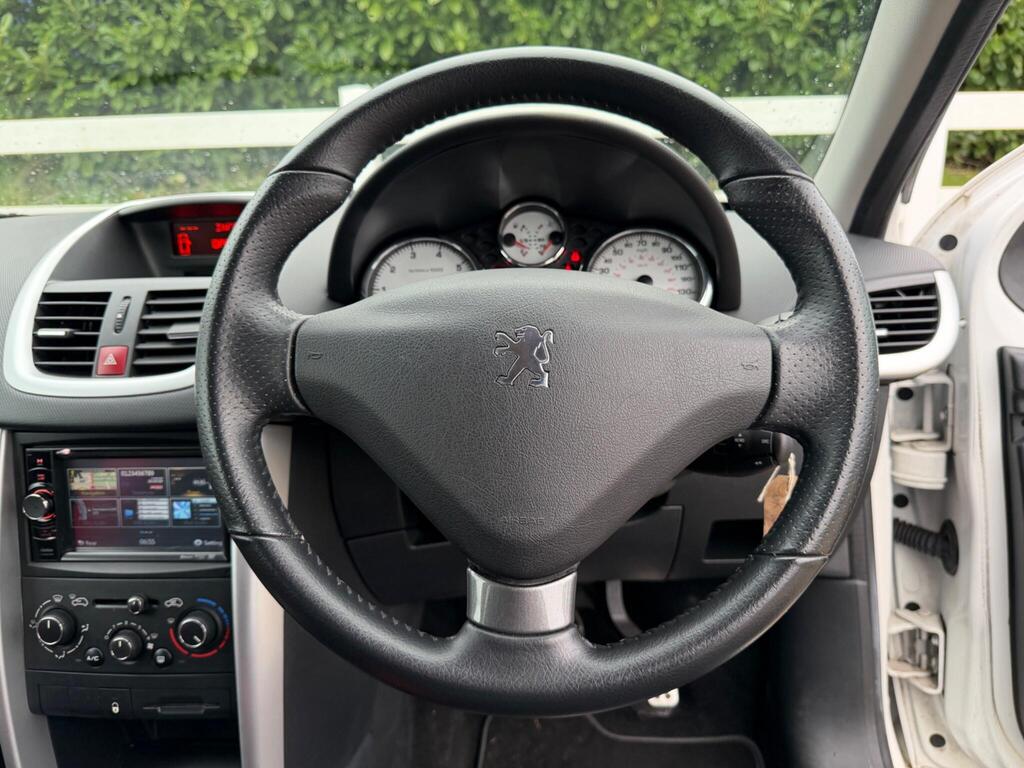 2012 Peugeot 207 thumbnail 22