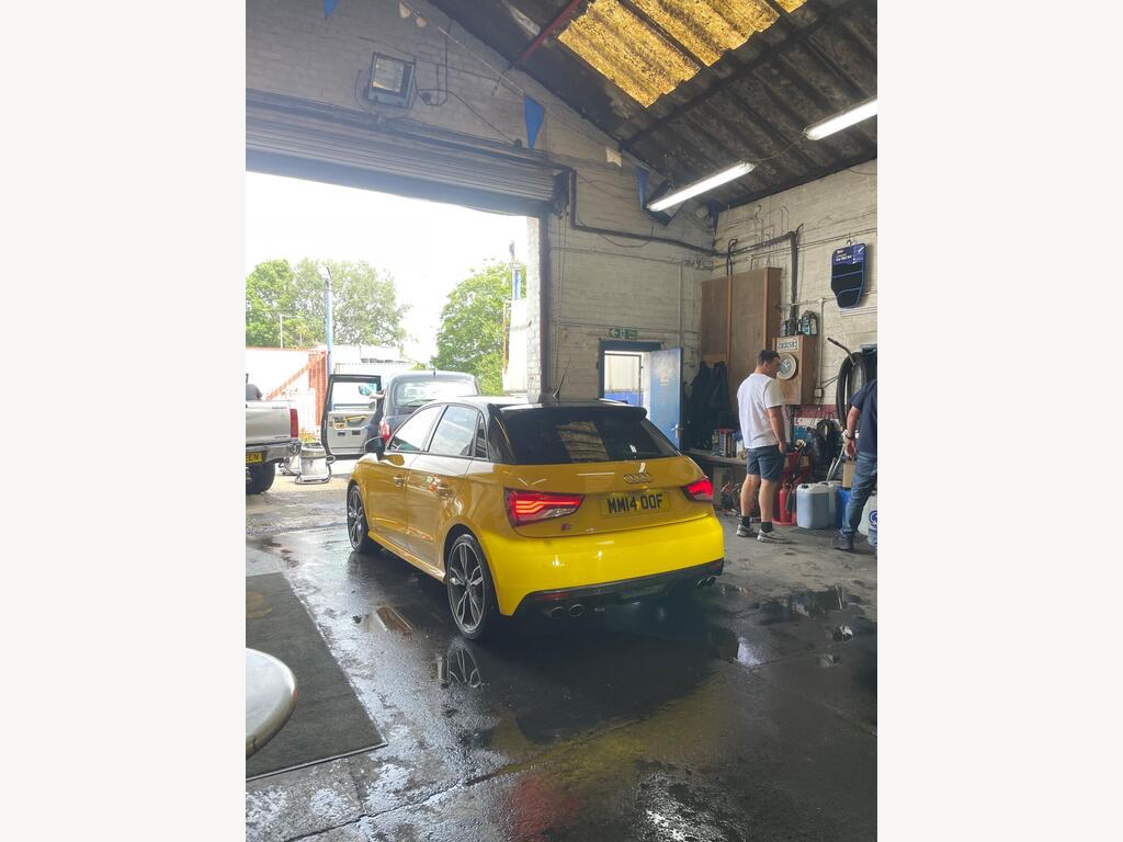 Audi S1