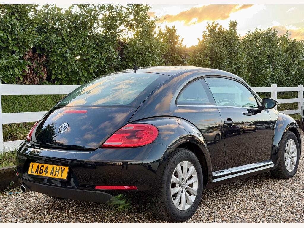 2014 Volkswagen Beetle thumbnail 12