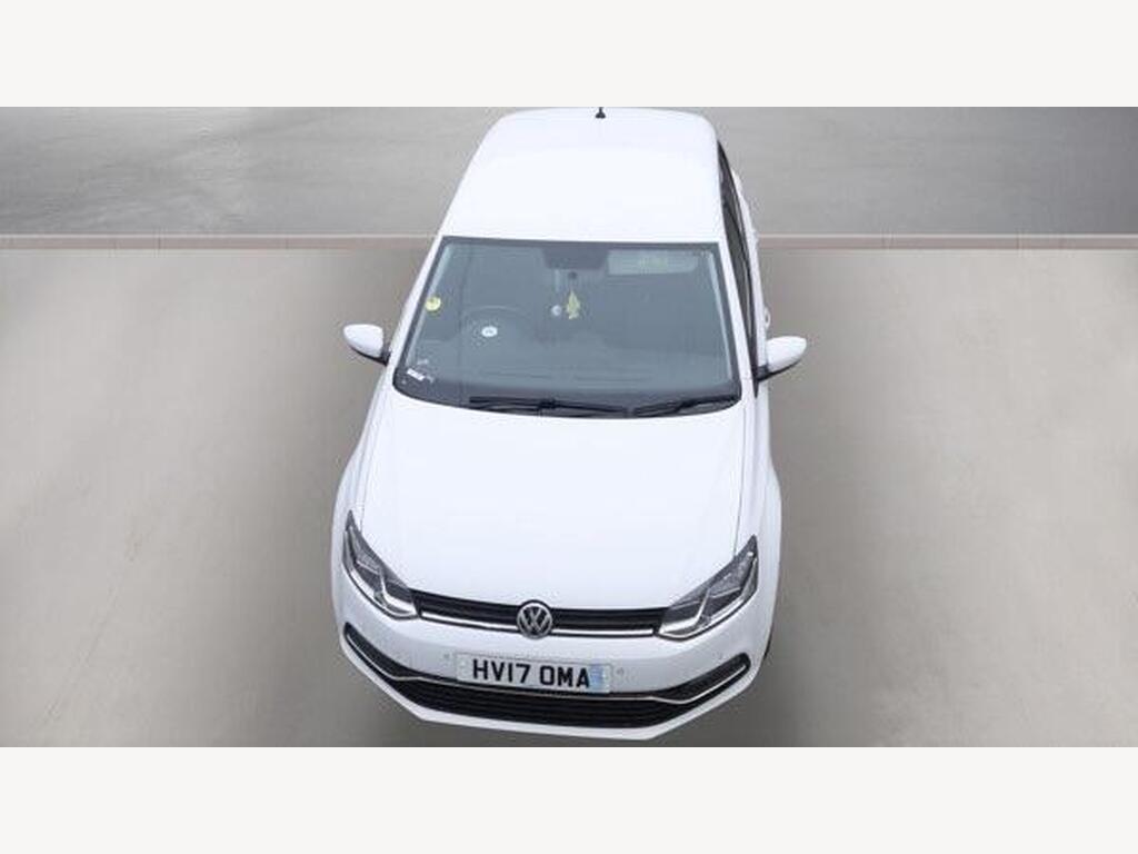 2017 Volkswagen Polo thumbnail 2