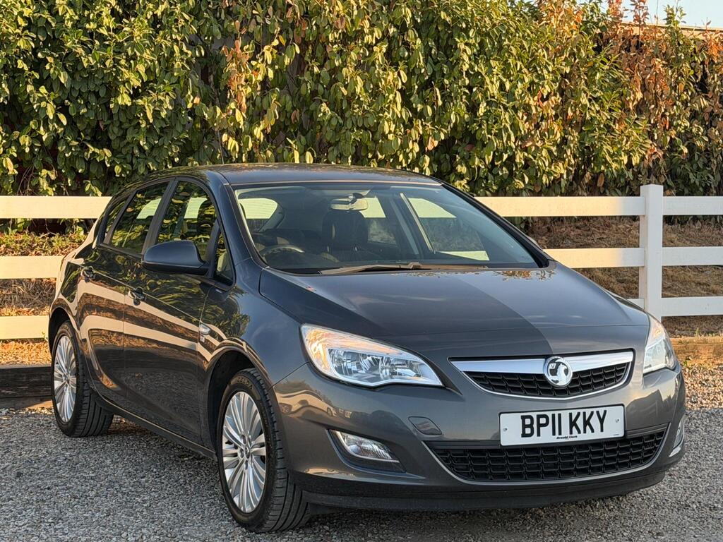 2011 Vauxhall Astra thumbnail 4