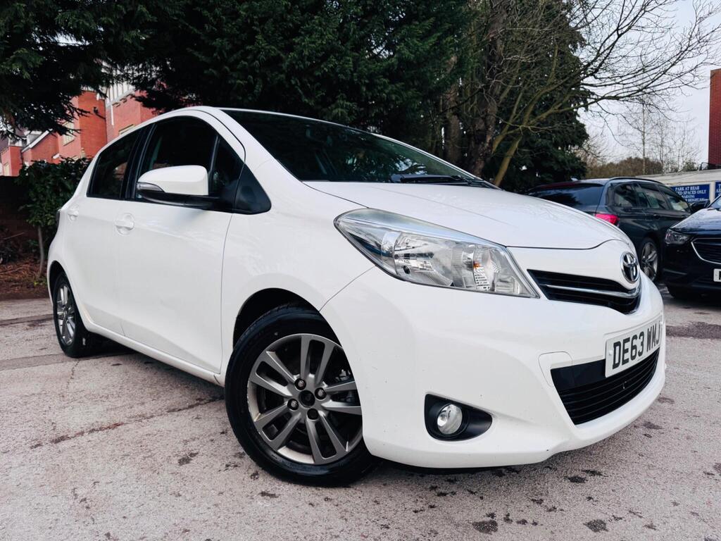 Toyota Yaris Hatchback 1.33 Dual VVT-i Icon Plus Euro 5 5dr