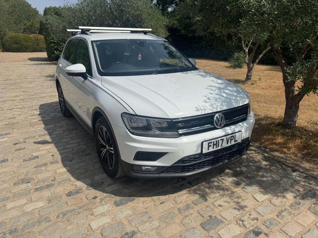 Volkswagen Tiguan SUV 2.0 TDI BlueMotion Tech SE Navigation Euro 6 (s/s) 5dr