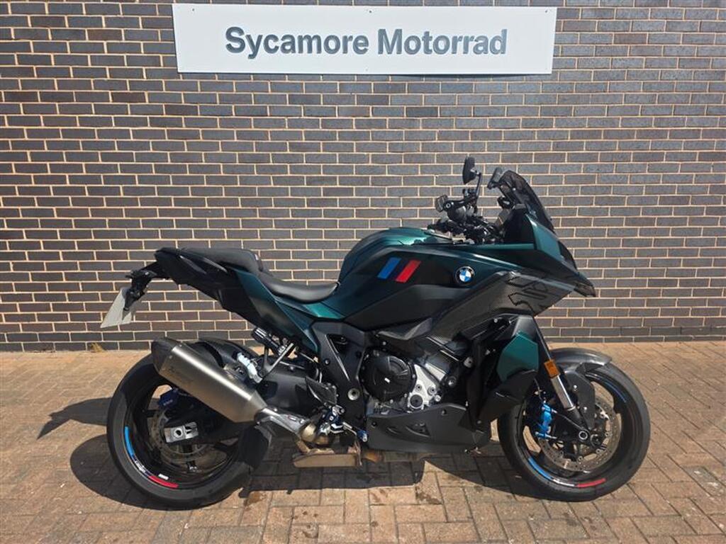 BMW M 1000 XR