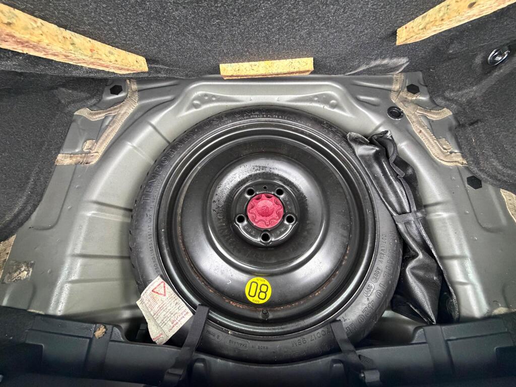 2012 Toyota Auris thumbnail 36