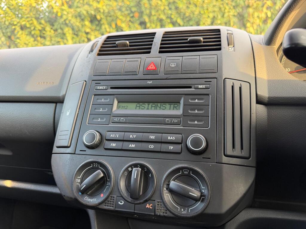 2005 Volkswagen Polo thumbnail 24