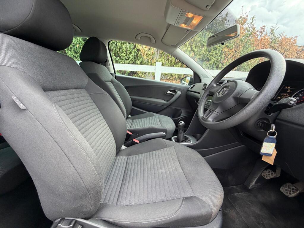 2013 Volkswagen Polo thumbnail 16