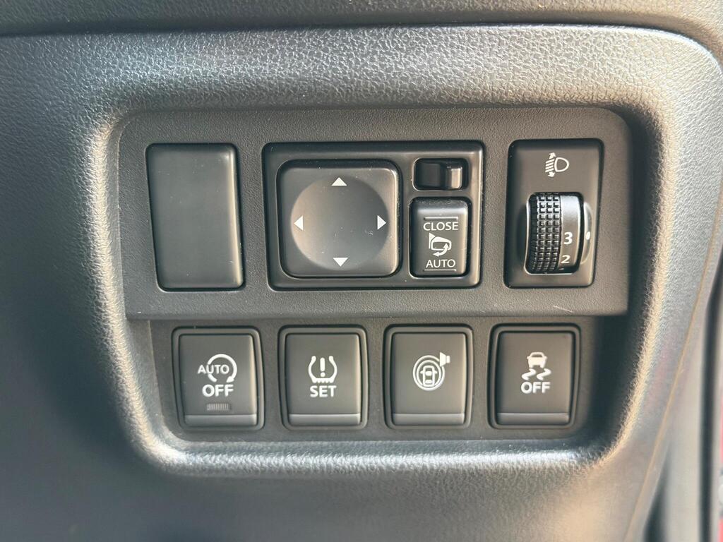 Nissan Juke 1.5 dCi Tekna Euro 6 (s/s) 5dr thumbnail 23