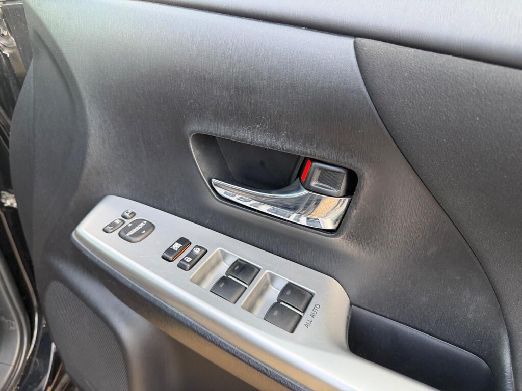 2015 Toyota Prius+ thumbnail 18
