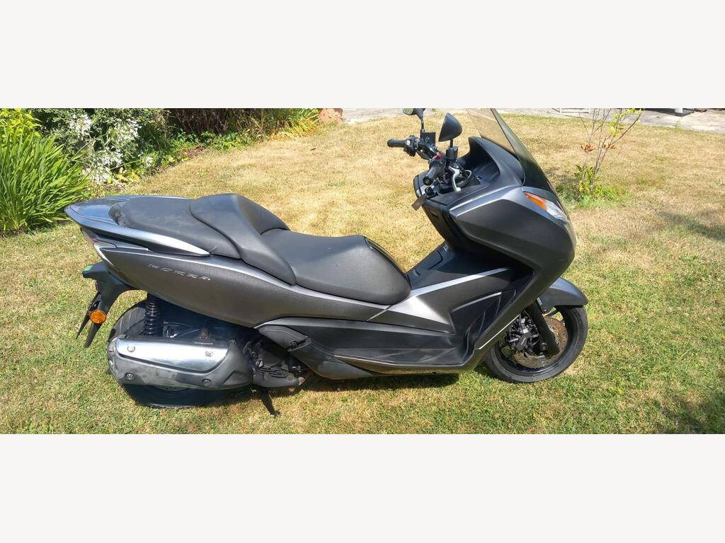 Honda Forza 300