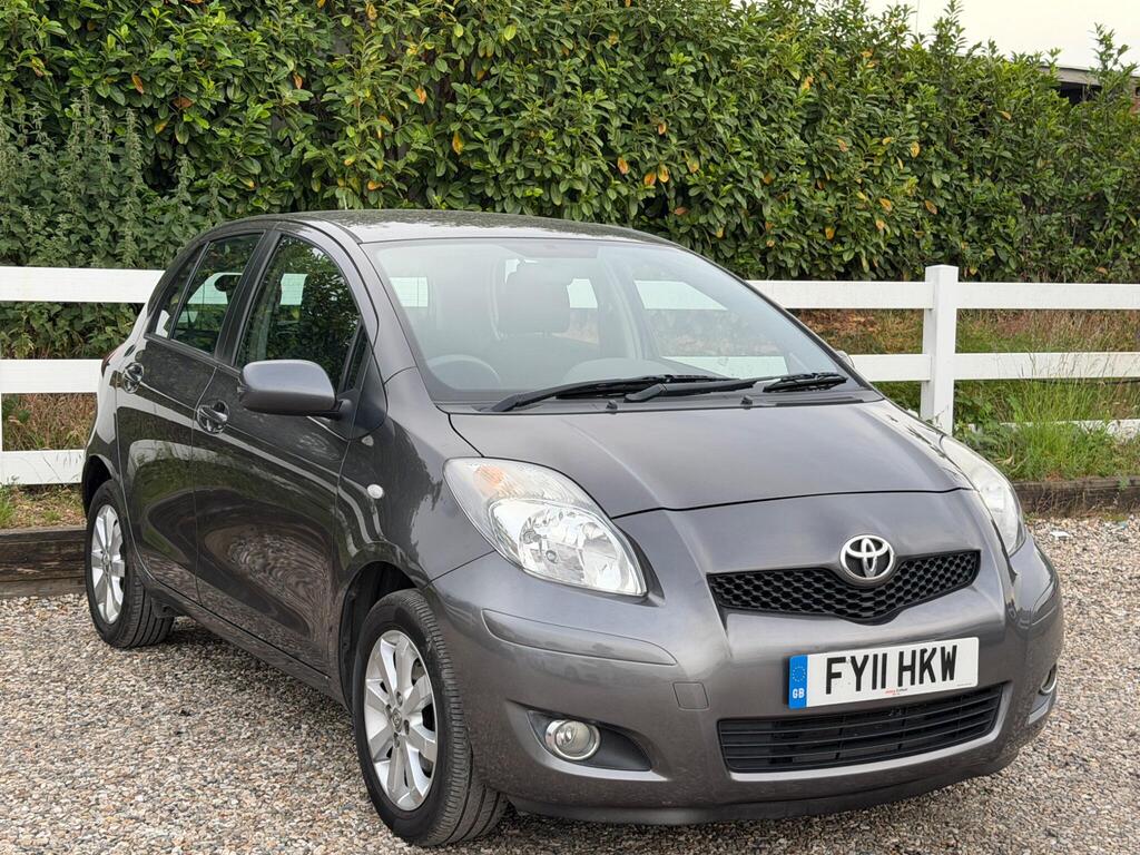 2011 Toyota Yaris thumbnail 4