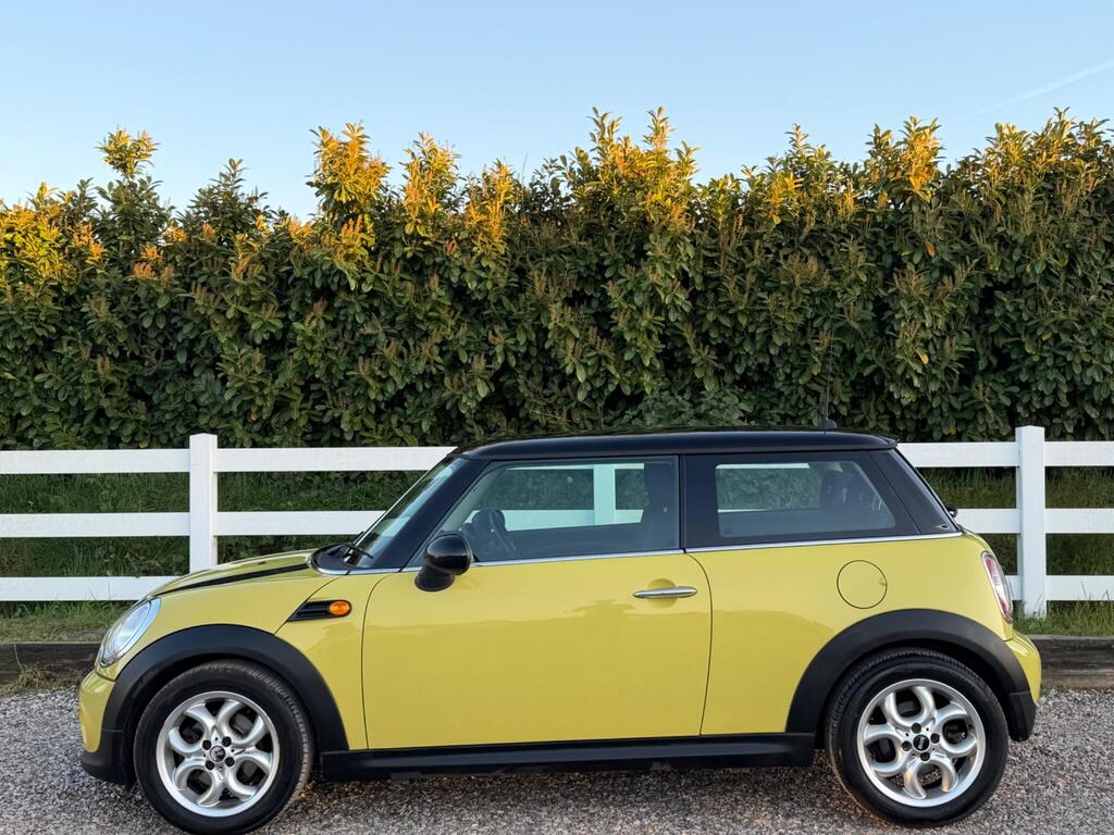 2010 MINI Hatch thumbnail 10