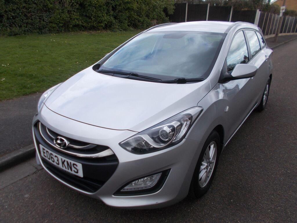 Hyundai i30 Estate 1.6 CRDi Blue Drive Active Tourer Euro 5 (s/s) 5dr